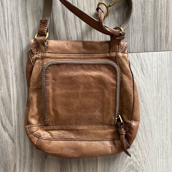 Fossil Crossbody - Picture 2 of 5